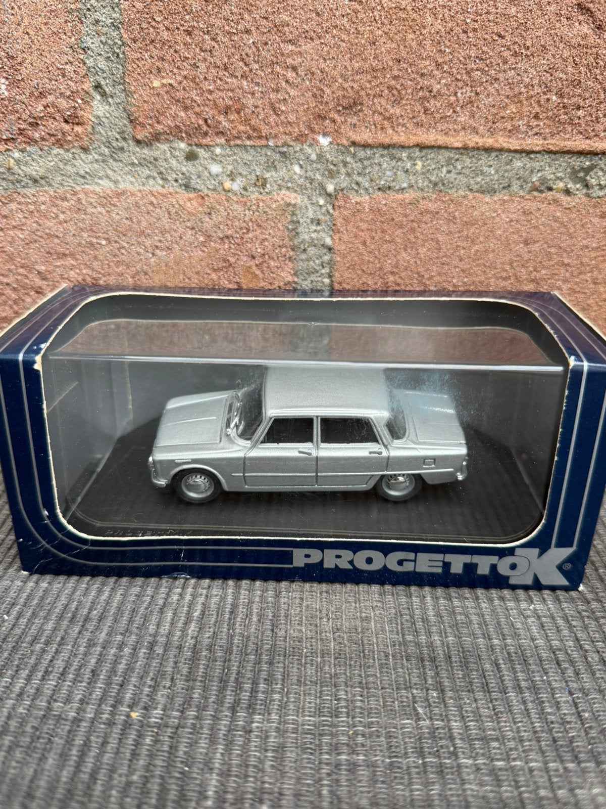 1:43 Progetto K Alfa Romeo Giulia, Ophalen of Verzenden, Zo goed als nieuw, Auto, Overige merken