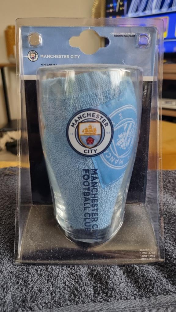 Manchester City Mini Bar Set - Glas, Handdoek, Onderzetter, Ophalen of Verzenden, Nieuw, Buitenlandse clubs, Overige typen