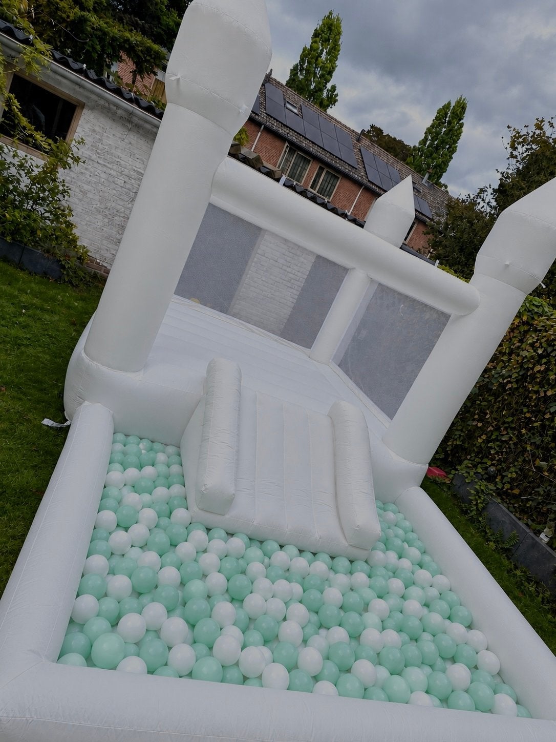 Springkussen met ballenbak te huur - 4x2,5x2,5m, Ophalen, Gebruikt
