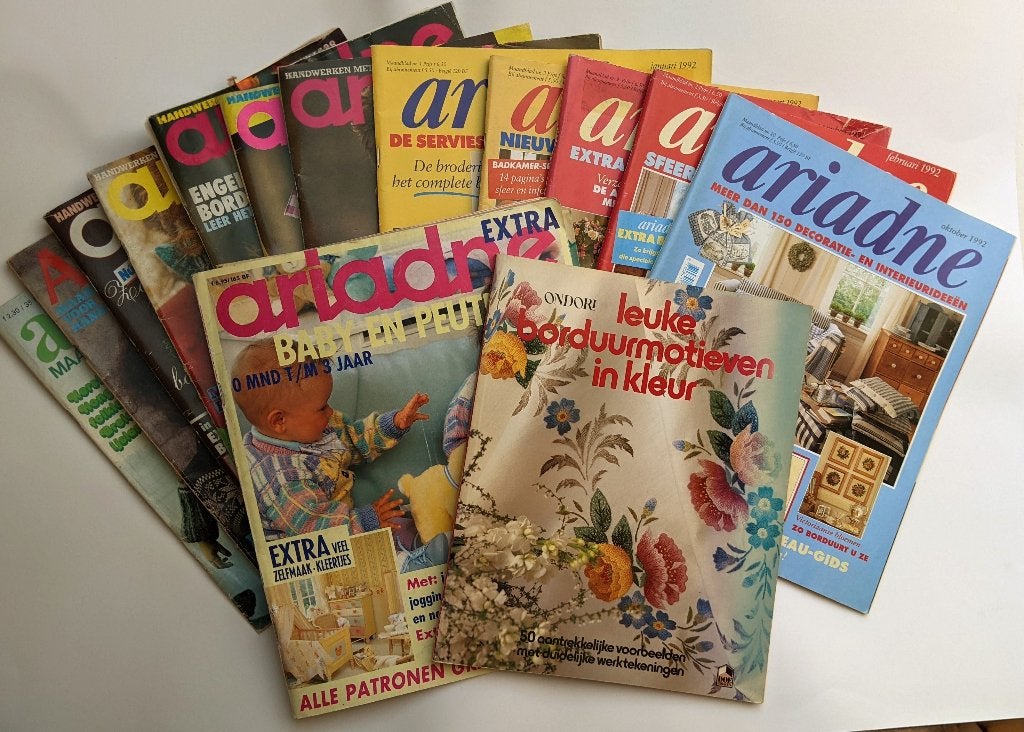 Ariadne Tijdschriften 13 nummers plus gratis borduurboek, Ophalen of Verzenden, Gebruikt, Handborduren, Overige typen