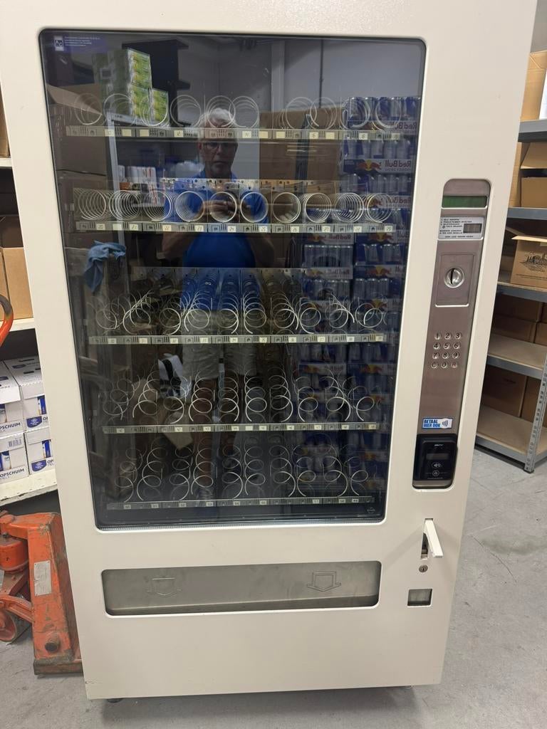 Wurlitzer vendingautomaat w1000/ivc2 +cashless betaalsysteem, Ophalen, Gebruikt