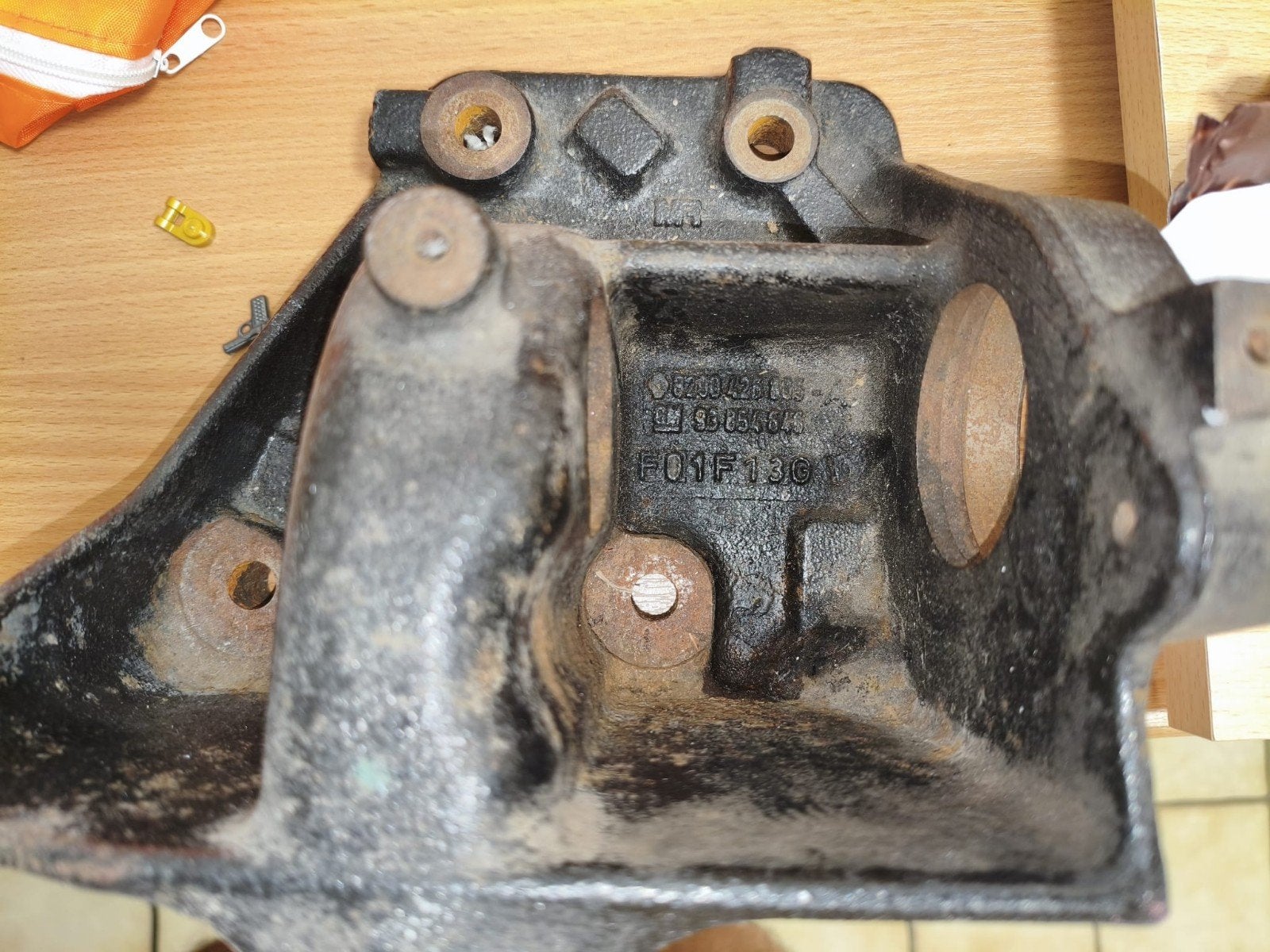 Tussenas lager steun / beugel Renault Master Opel Movano 2.5, Auto-onderdelen, Motor en Toebehoren, Nissan, Opel, Renault, Ophalen of Verzenden