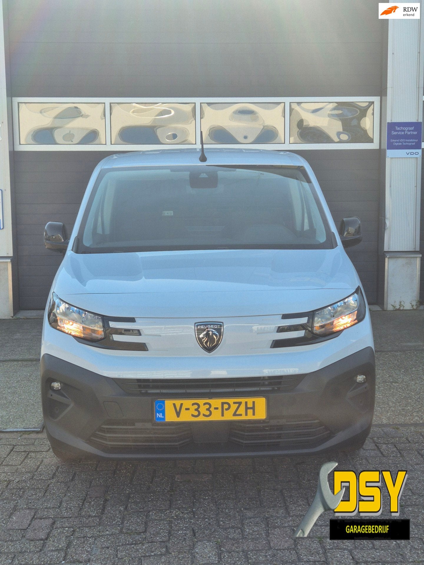 Peugeot PARTNER YHT2-42E0BP, Voorwielaandrijving, Stof, Gebruikt, 4 cilinders