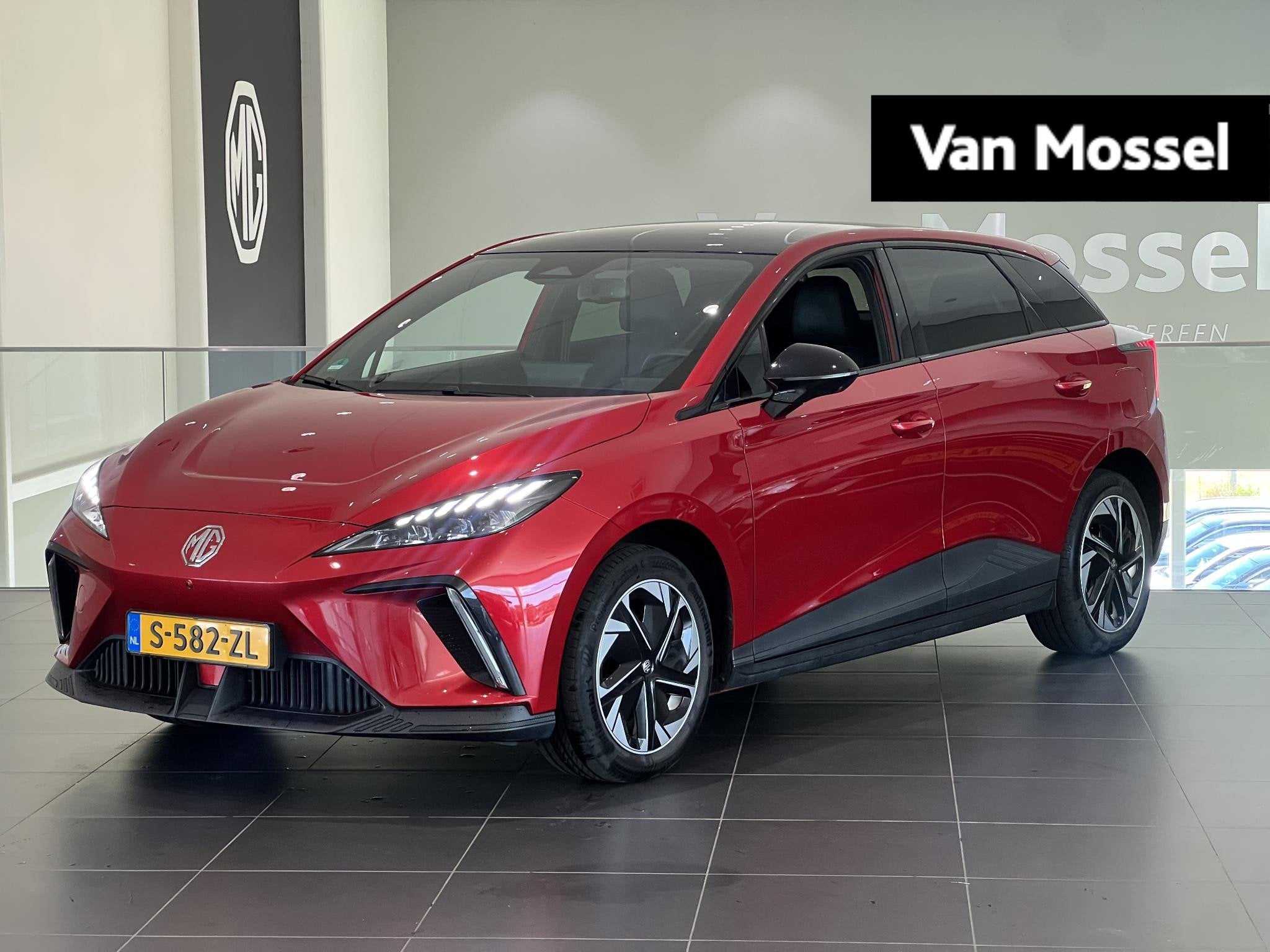 MG 4 Long Range Luxury 64 kWh | SoH 97.8% | Navi | Led Kopla, Auto's, MG, Automaat, 12 maanden, Gebruikt, Automatische klimaatregeling