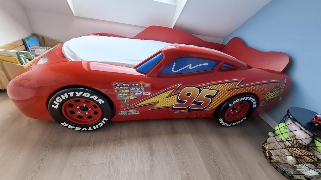 Cars kinderbed met matras en topper - Bliksem McQueen, Kinderen en Baby's, Kinderkamer | Bedden, Ophalen, Gebruikt, 100 cm of meer