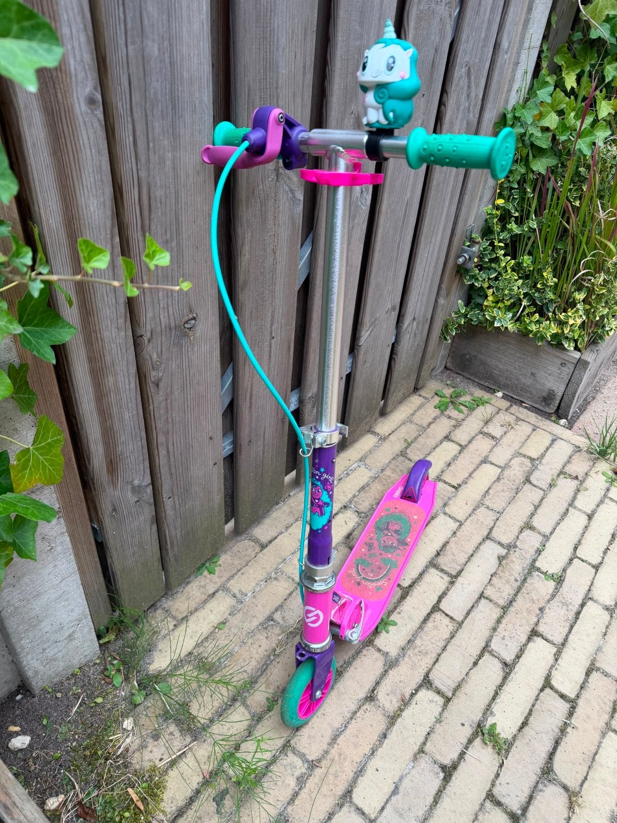 Roze step met hoorn en lichtgevende wielen, Ophalen, Gebruikt, Gewone step