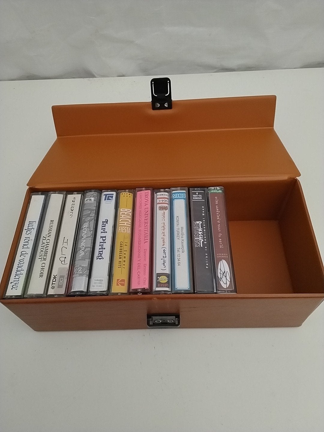 Cassettebandjes collectie met opbergdoos, Gebruikt, 2 t/m 25 bandjes, Ophalen of Verzenden, Voorbespeeld