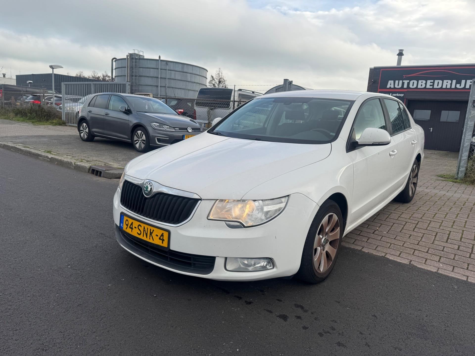 Skoda Superb 1.8 TSI DSG AUTOMAAT DEFECT!, Auto's, Euro 5, Gebruikt, 4 cilinders, 700 kg