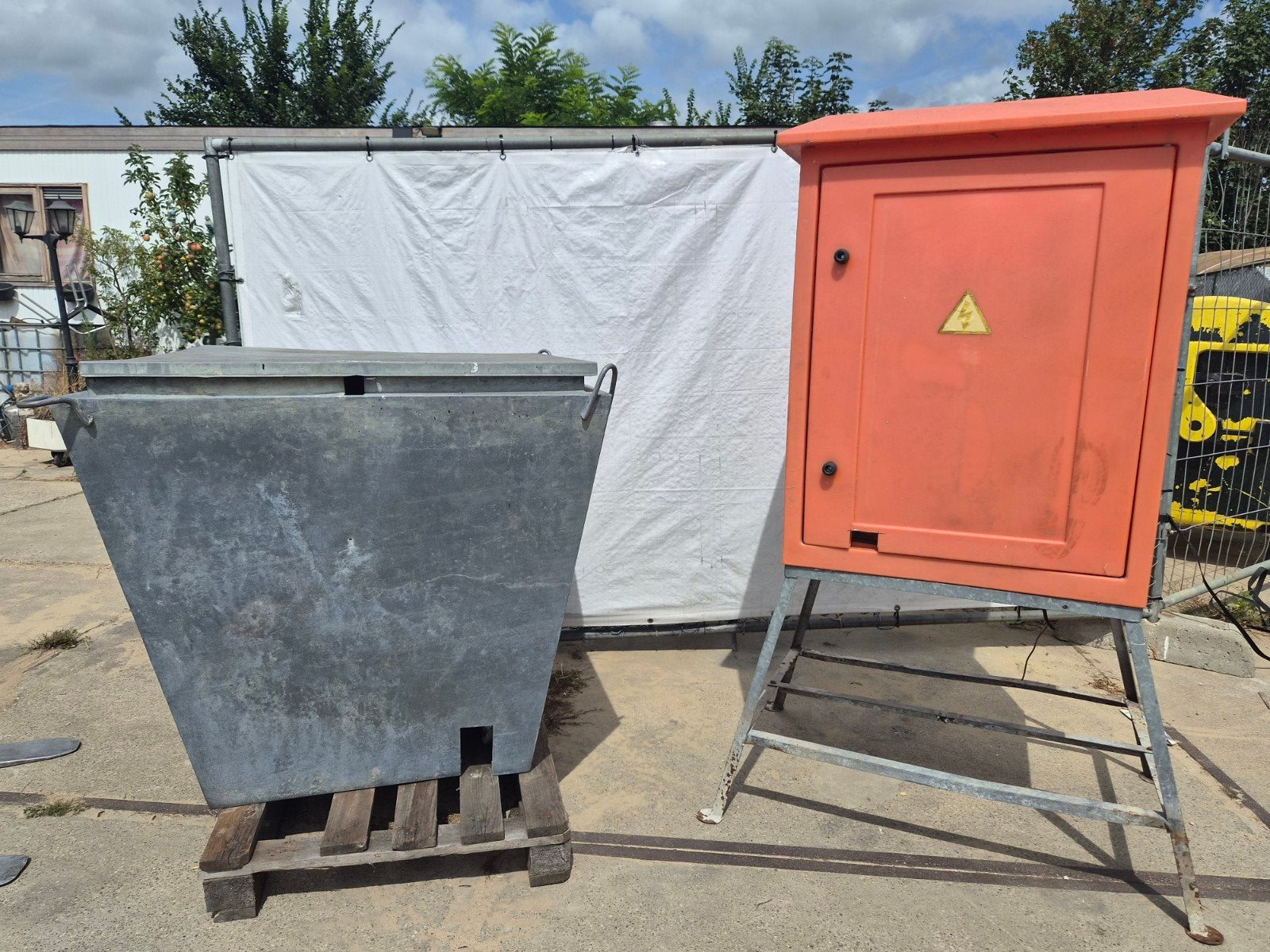 Bouwwaterput met isolatieluiken en bouwstroomkast 80A, Ophalen, Gebruikt