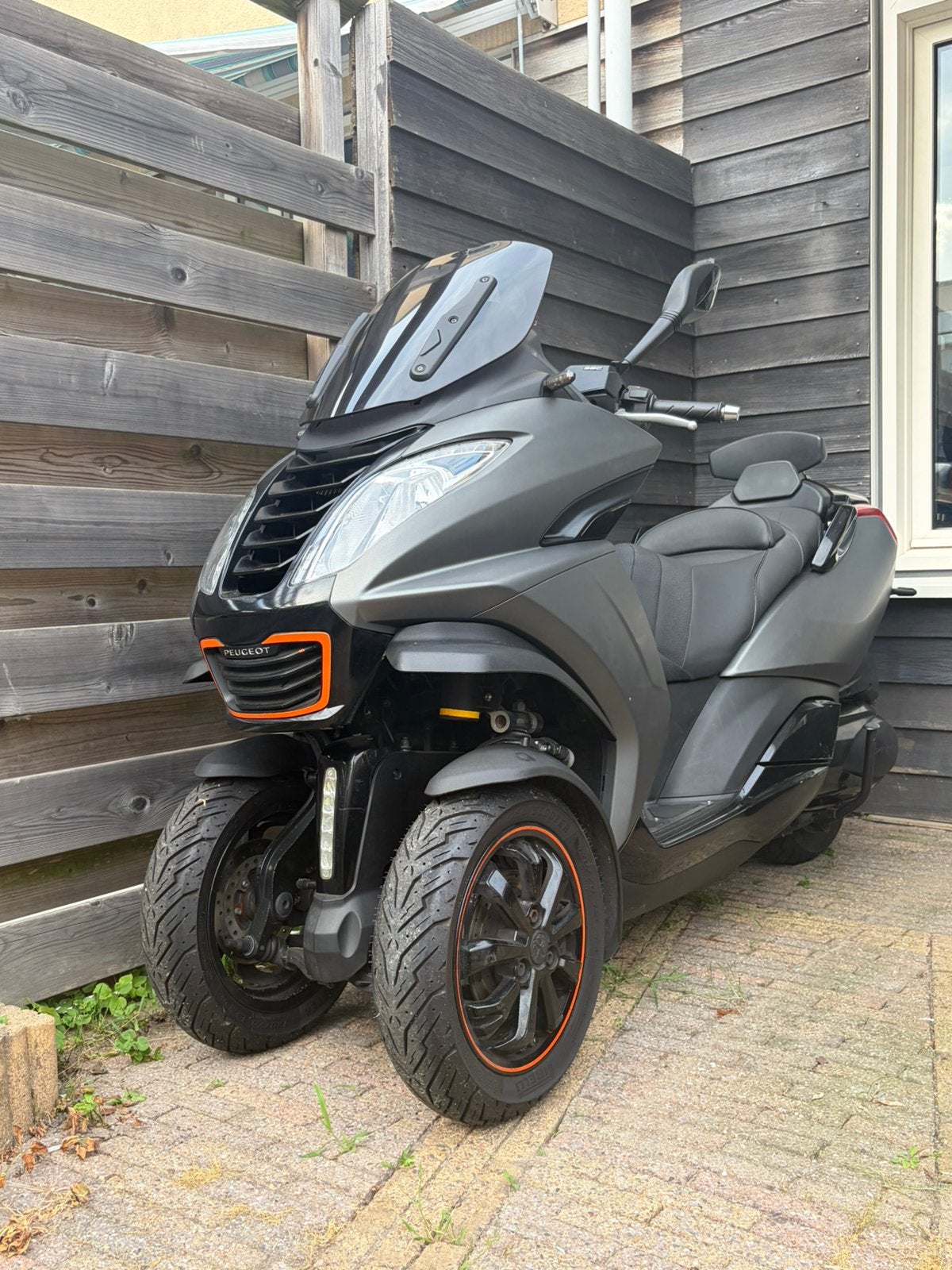 Peugeot Metropolis, Ophalen