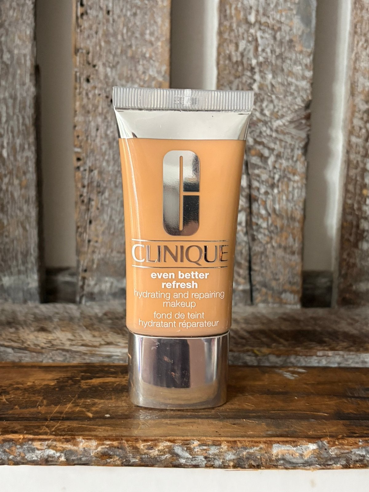 Clinique Even better refresh foundation WN76, Ophalen of Verzenden, Zo goed als nieuw, Beige, Gehele gezicht