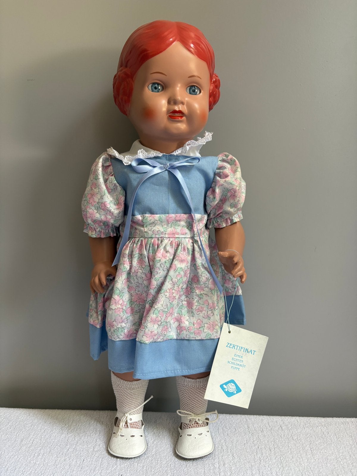 10.Vintage Schildkröt pop, 46 cm “Bärbel” +vertificaat +doos, Verzamelen, Poppen, Ophalen of Verzenden, Zo goed als nieuw, Pop