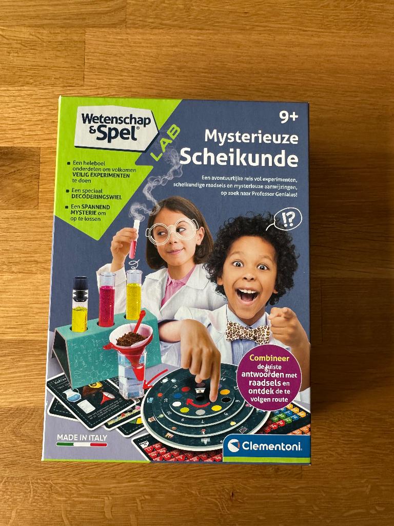 Clementoni - mysterieuze scheikunde, Ophalen of Verzenden, Zo goed als nieuw, Puzzelen