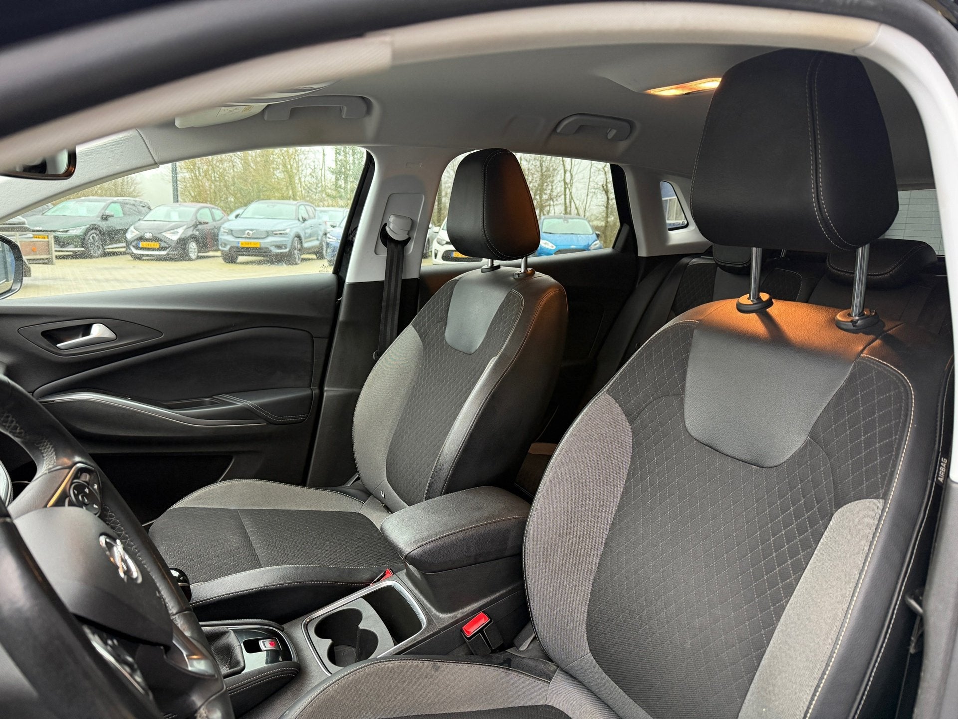 Opel Grandland X Business Elegance - Compleet uitgevoerd., Voorwielaandrijving, Gebruikt, 1199 cc, Leder en Stof