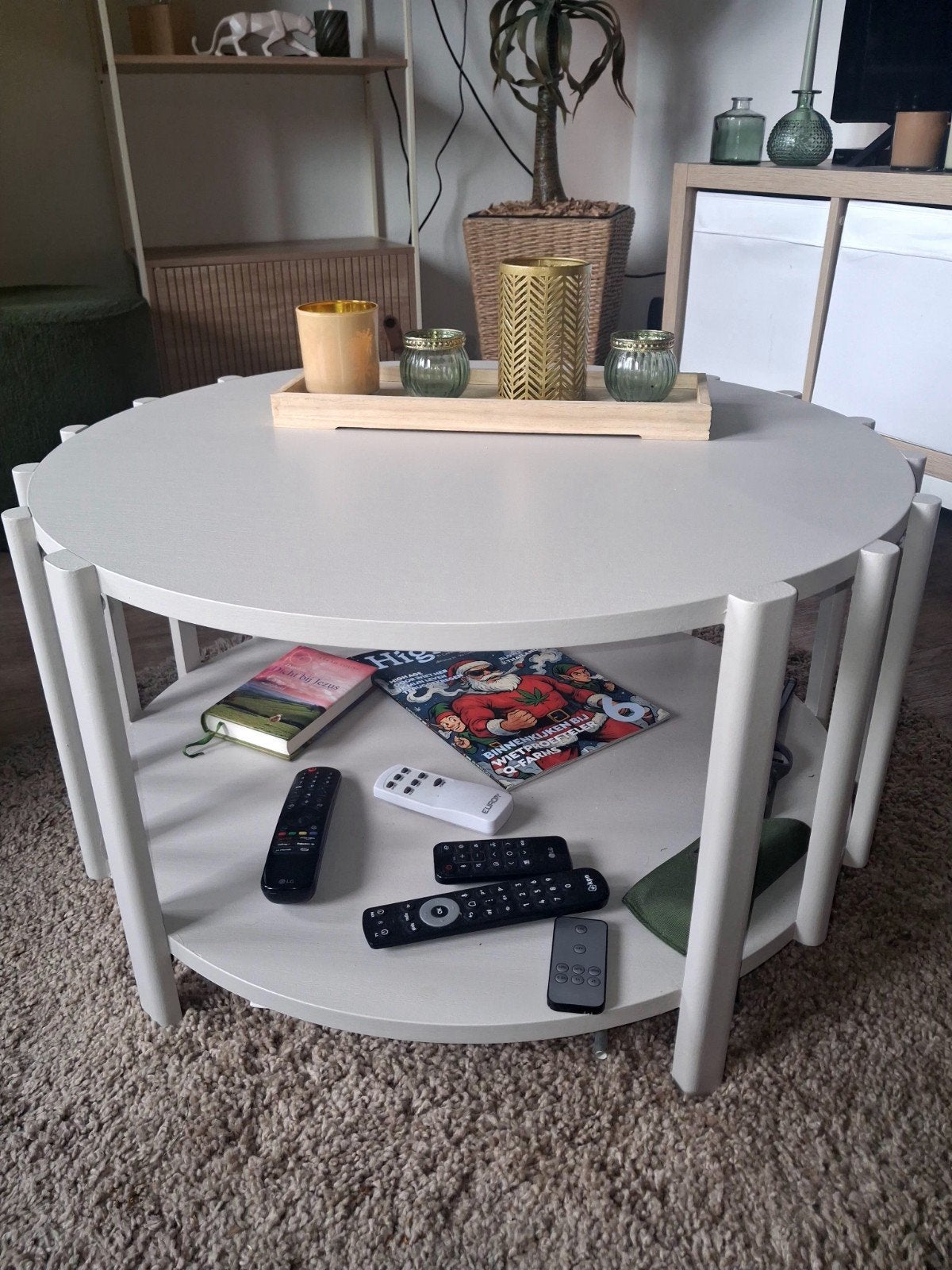 Stijlvolle houten ronde mat beige salontafel met opbergruimt, Ophalen, 50 – 75, 50 tot 100 cm, Modern, Scandinavisch