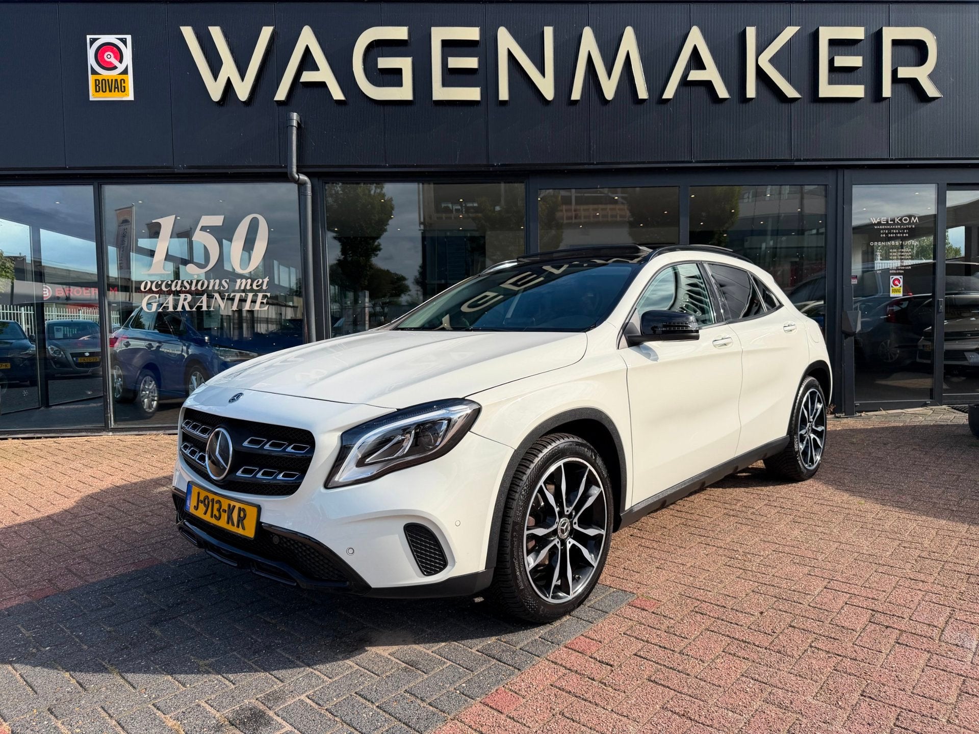 Mercedes-Benz GLA-klasse 200 Premium Plus AUT|Cam|ACC|PANO, Auto's, Gebruikt, Automatische klimaatregeling, Wit, Bedrijf
