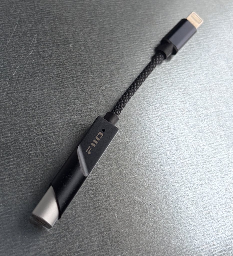 Fiio KA11 lightning / 3.5mm iPhone DAC koptelefoon adapter, Ophalen of Verzenden, Zo goed als nieuw