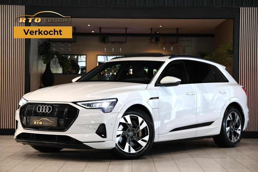 Audi e-tron 50 quattro Pro Line 71 kWh|Pano|Leder|Luchtverin, Auto's, Audi, Zwart, 71 kWh, Met garantie (alle), Wit