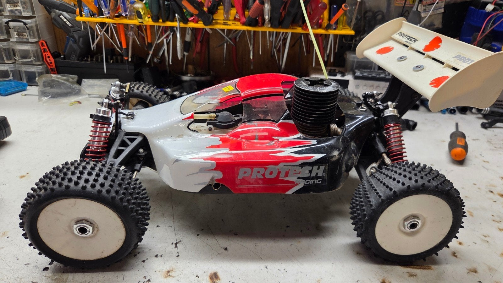 te koop mooie protech, Gebruikt, Auto offroad, Ophalen of Verzenden, Schaal 1:8