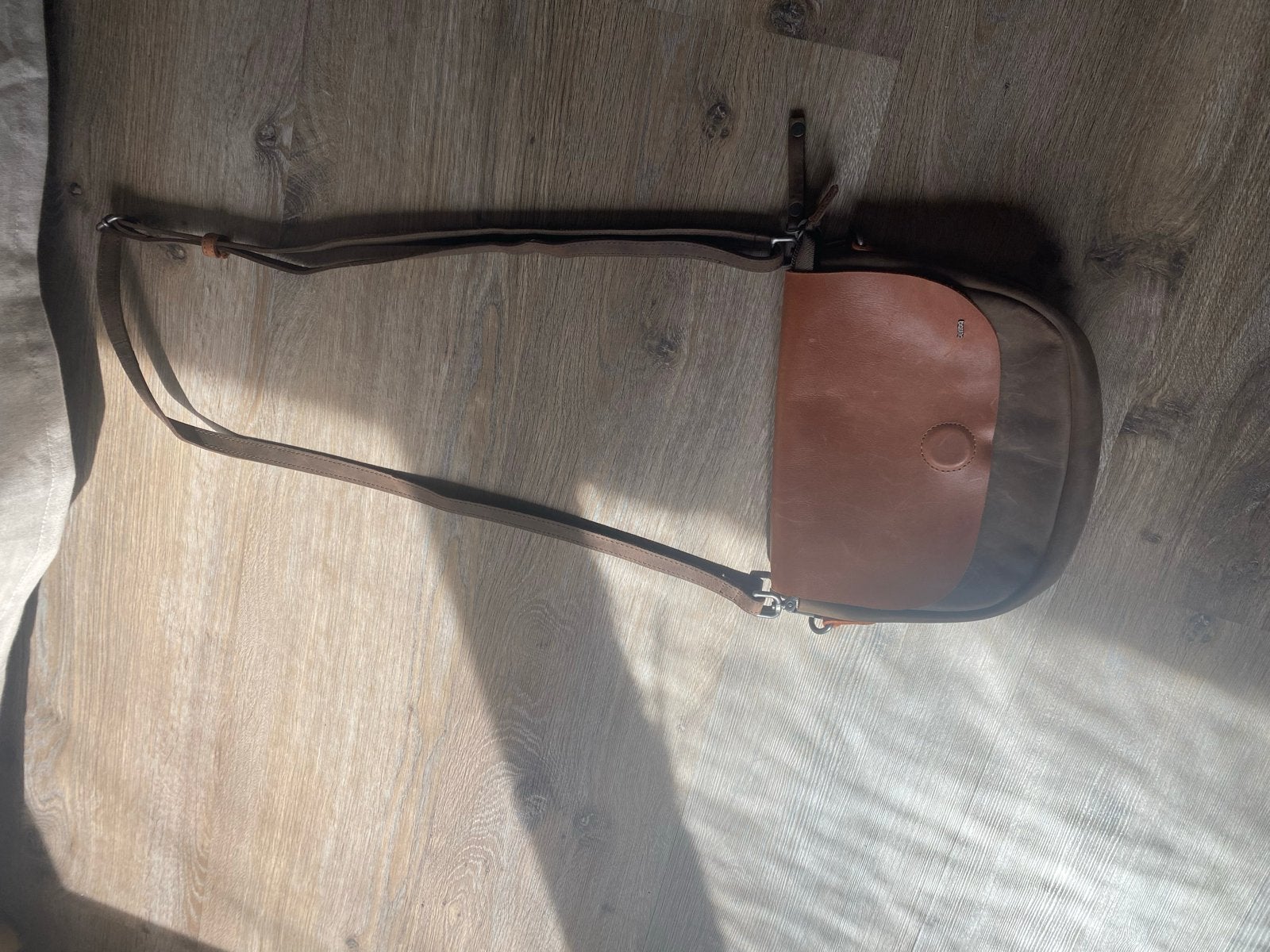 Nieuwe leren schoudertas met magneetsluiting, Ophalen of Verzenden, Nieuw, Bruin, Schoudertasje