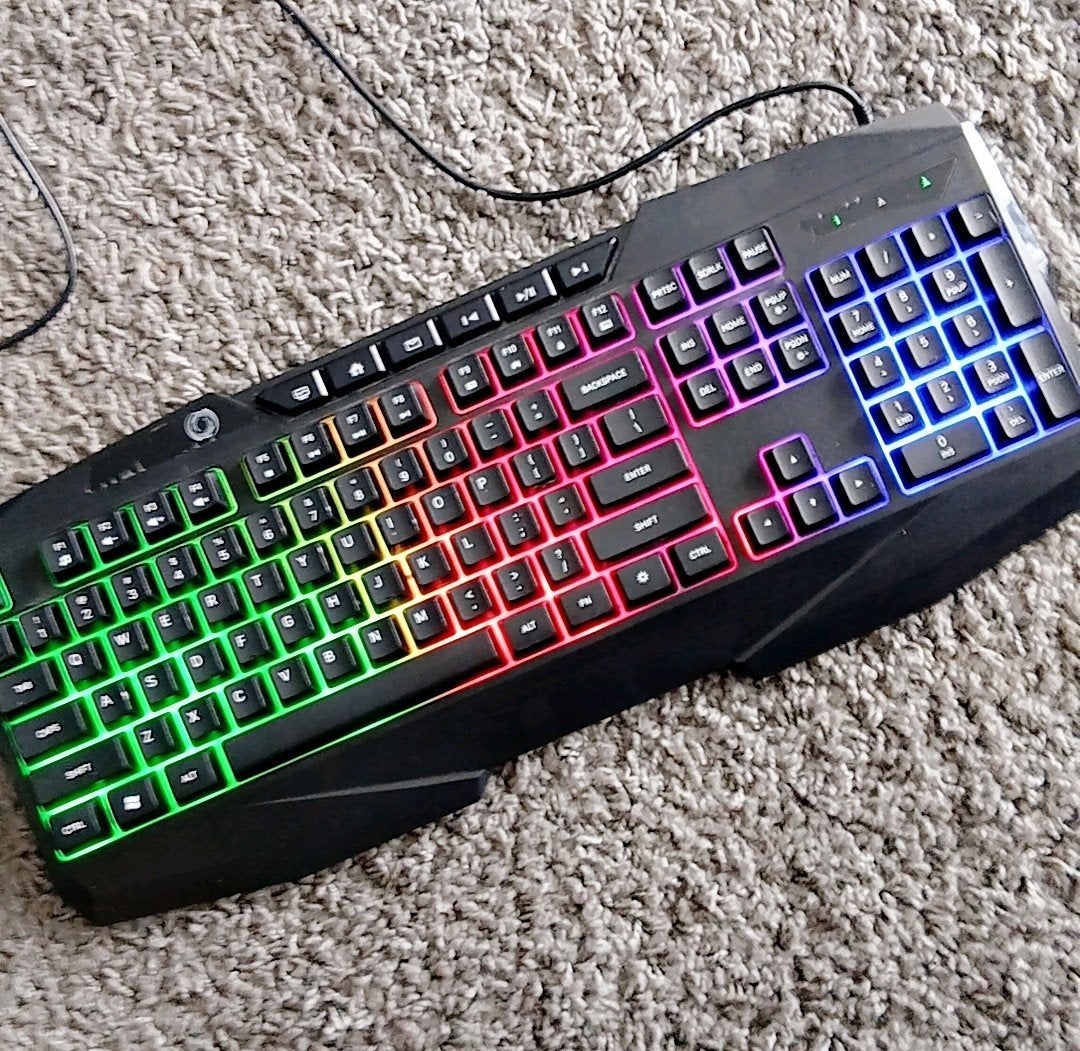 Mini gaming set-up, Verzenden, Zo goed als nieuw, Bedraad