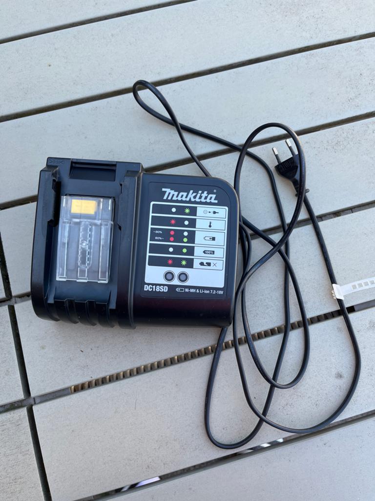 Makita DC18SD Oplader voor Ni-MH & Li-ion 7.2-18V, Ophalen, Gebruikt