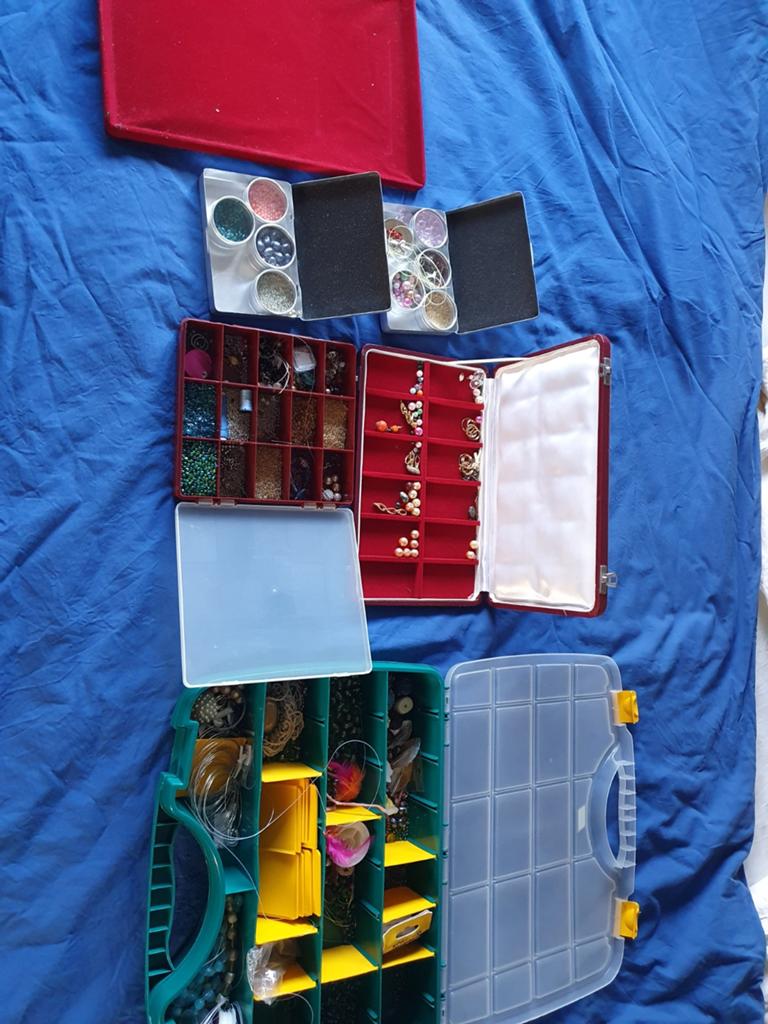 Kralen, bedels, slotjes, sieraden maken, Hobby en Vrije tijd, Ophalen of Verzenden, Zo goed als nieuw, Overige typen