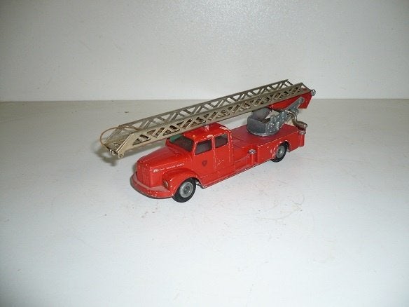 Tekno Denmark Scania Vabis Ladderwagen Brandweer, Hobby en Vrije tijd, Modelauto's | 1:50, Ophalen of Verzenden, Gebruikt, Bus of Vrachtwagen
