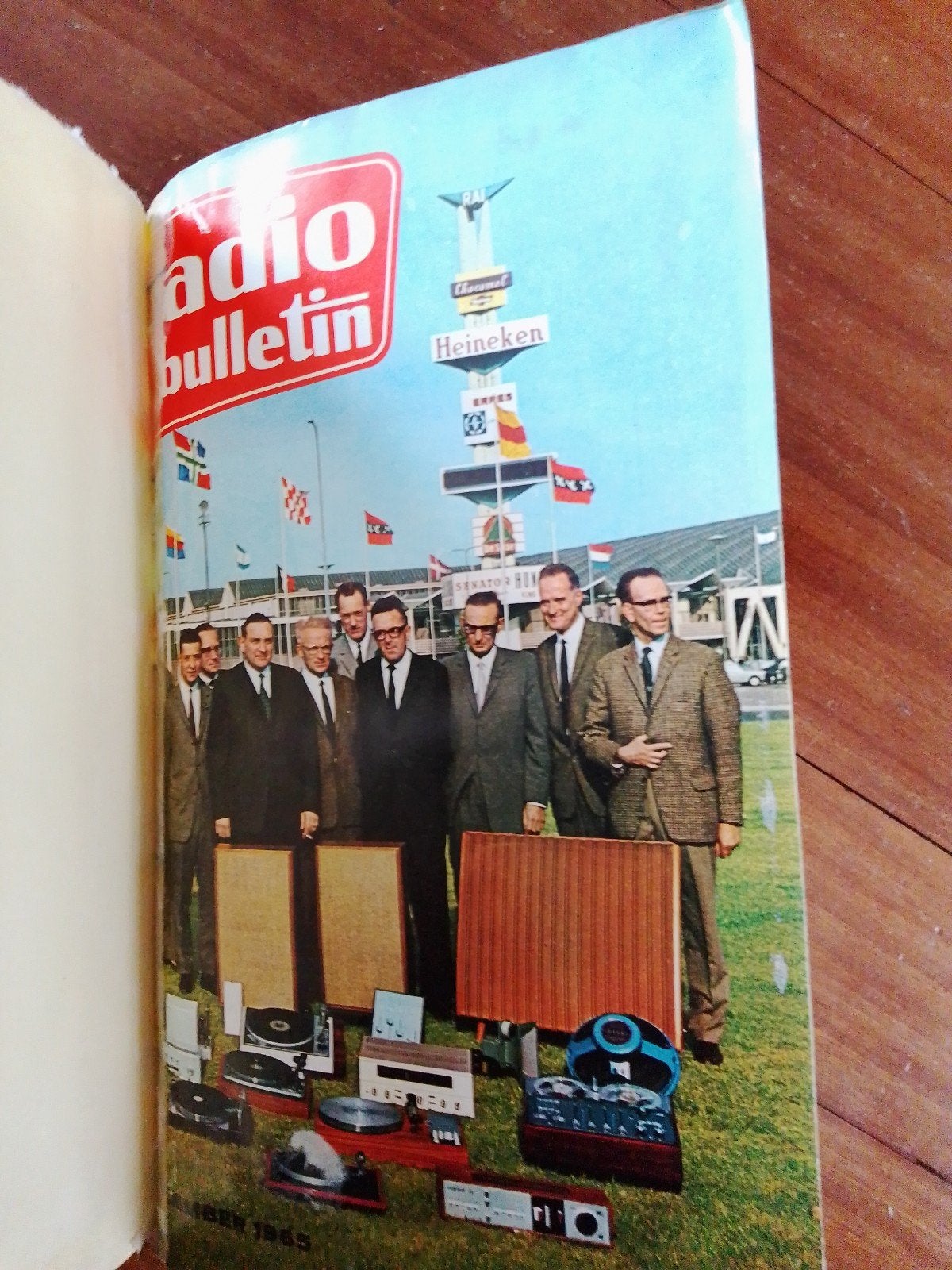 Radio Bulletin jaargang 1965, Ophalen of Verzenden, Gelezen
