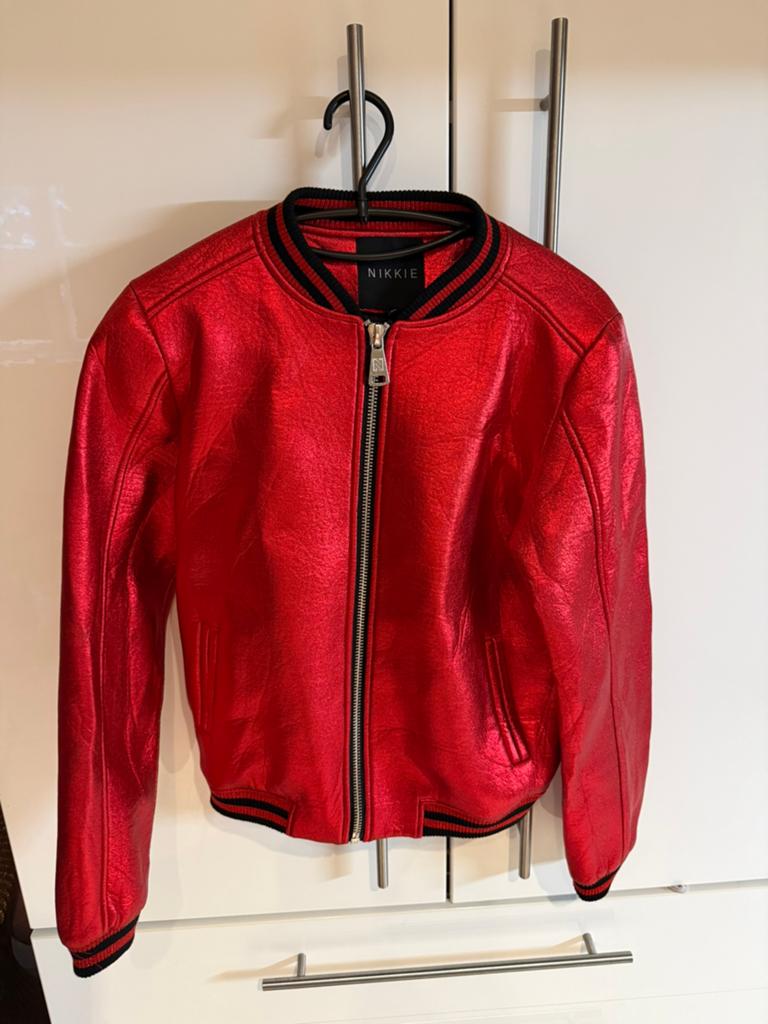 Nikkie rode blinkende bomber, maat 36, Ophalen of Verzenden, Zo goed als nieuw, Maat 36 (S), Rood