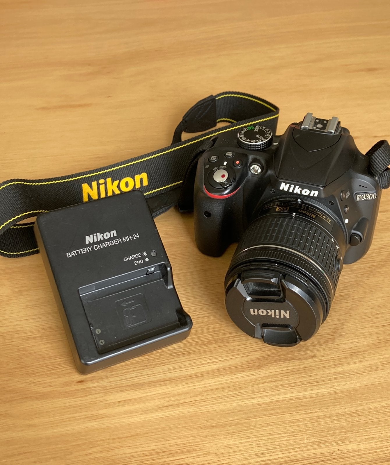 Nikon D3300 spiegelreflex camera, Ophalen, Spiegelreflex, Zo goed als nieuw, Lensdop