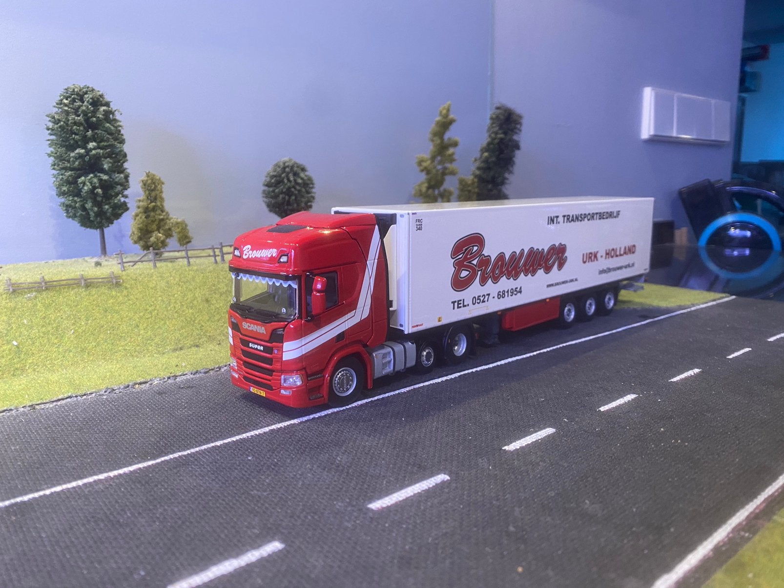 Scania next met koeloplegger van Brouwer, Ophalen of Verzenden, Zo goed als nieuw, Bus of Vrachtwagen, Wsi