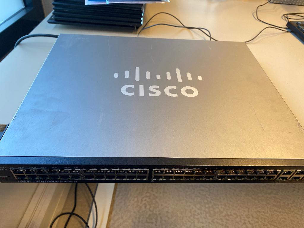 Cisco SG300-52P, Ophalen of Verzenden, Zo goed als nieuw