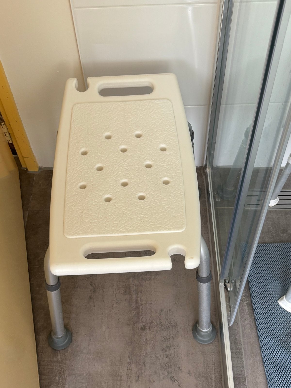 Douche kruk en of stoel, Ophalen