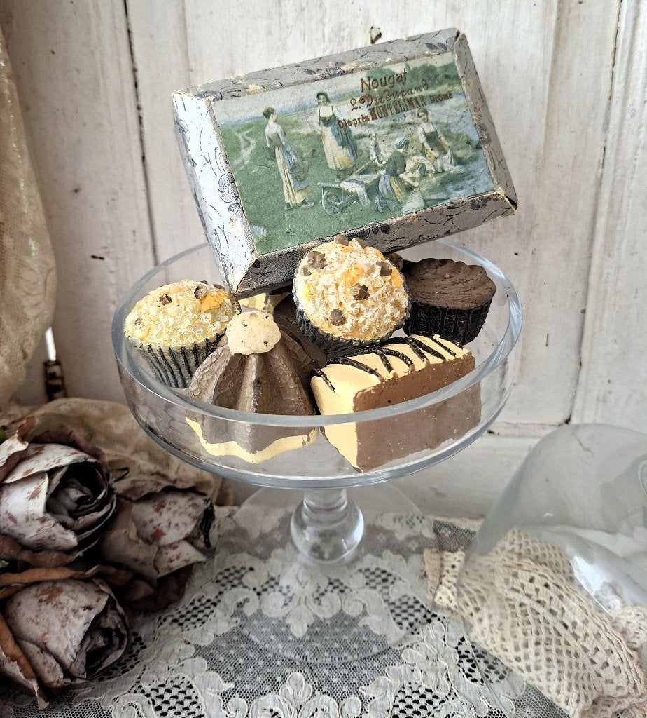 Oud nougat de Montélimar doosje 'PiFrance, Antiek en Kunst, Ophalen of Verzenden