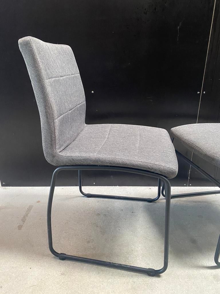 Leuke stoelen donkergrijs, Huis en Inrichting, Stoelen, Ophalen, Twee, Zo goed als nieuw, Modern