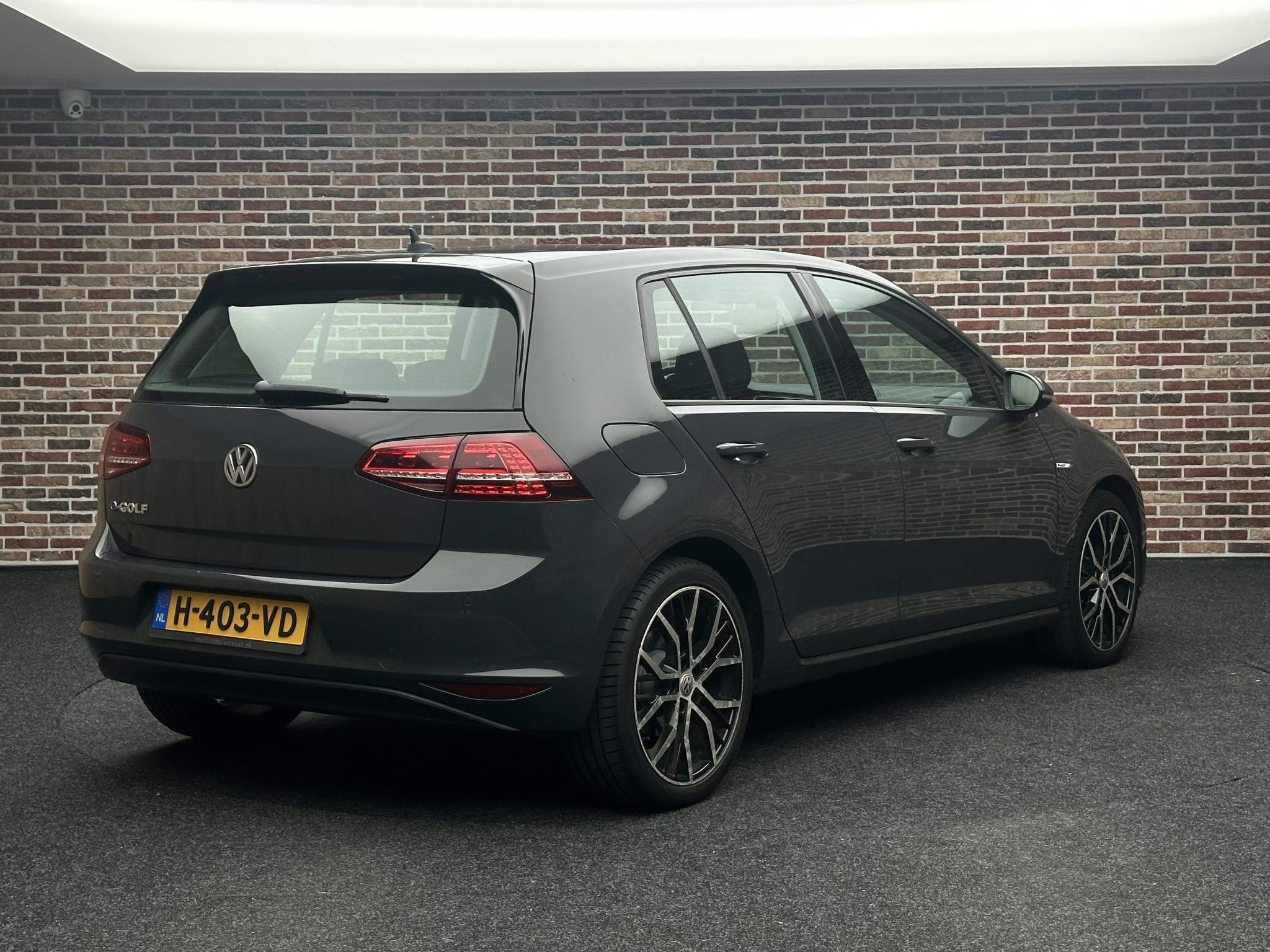 Volkswagen e-Golf e-Golf, Auto's, Verwarmde buitenspiegels, Stof, Gebruikt, 116 pk