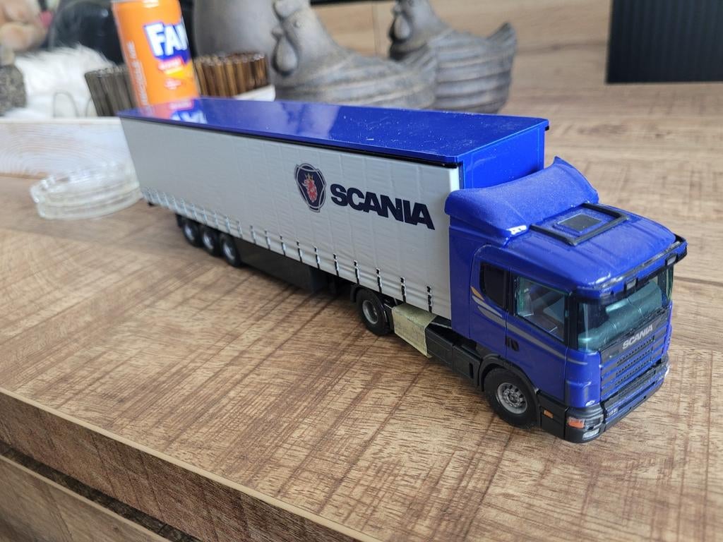 Scania met demo oplegger, Hobby en Vrije tijd, Modelauto's | 1:50, T, T, Zo goed als nieuw, Tekno