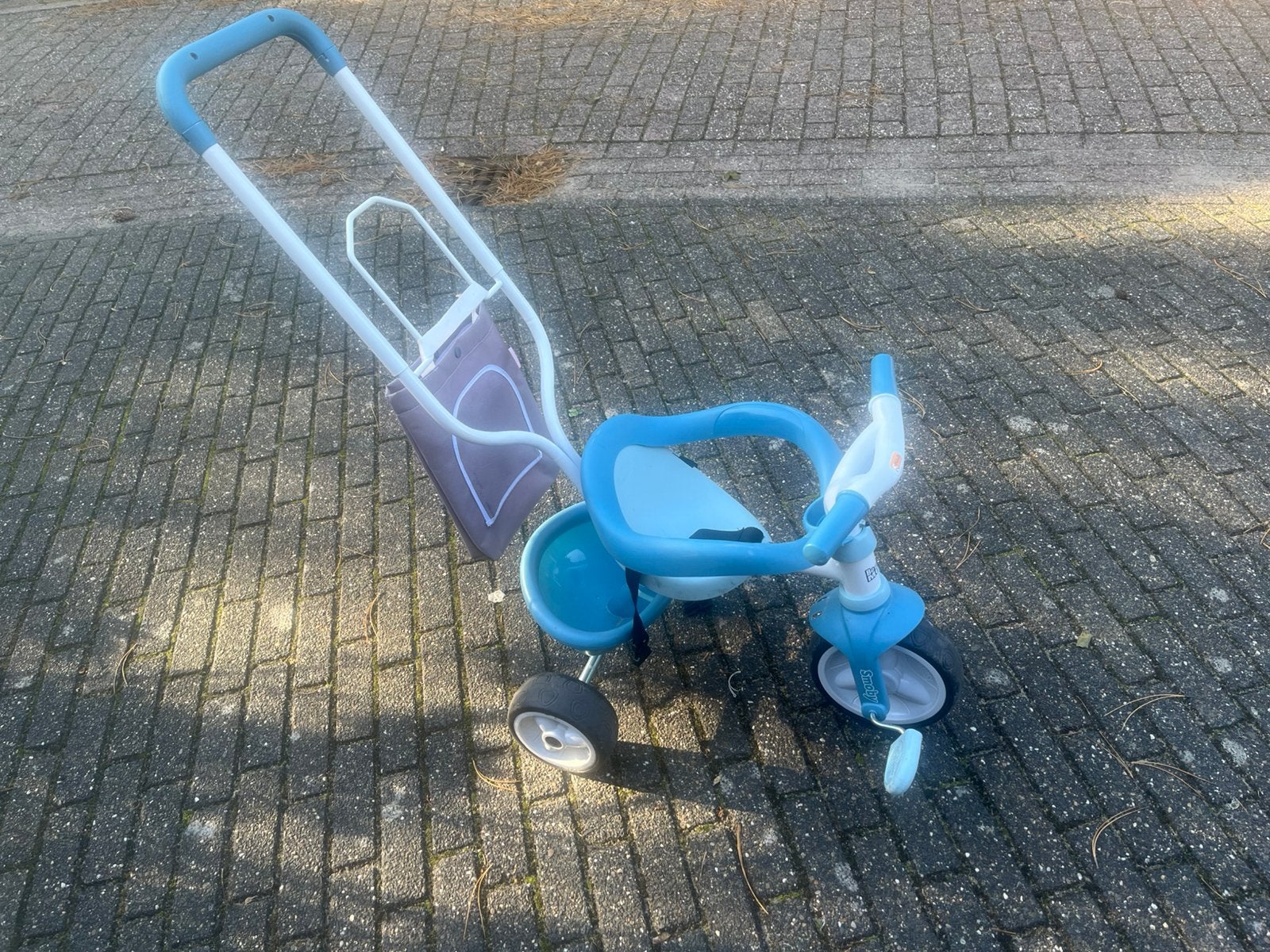 Smoby blauwe driewieler met duwstang, Fietsen en Brommers, Ophalen, Gebruikt, Terugtraprem, Duwstang