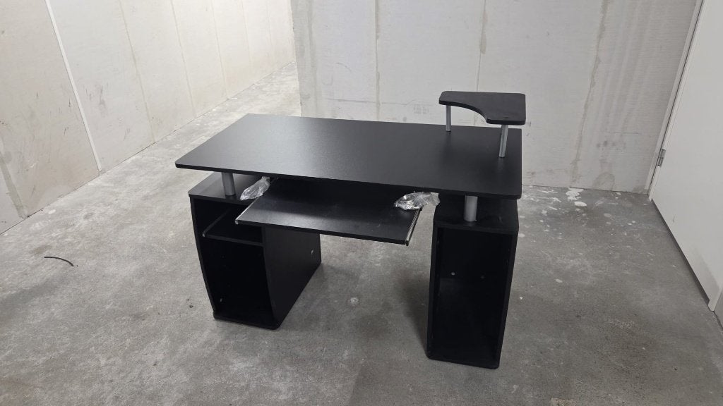 Gaming bureau, Huis en Inrichting, Bureaus, Ophalen, Zwart, Gebruikt, 115 cm