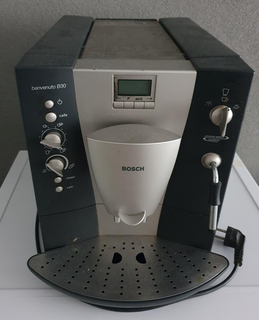 Bosch koffiemachine/ koffiebonen, Witgoed en Apparatuur, Koffiezetapparaten, Gebruikt, Koffiemachine, Afneembaar waterreservoir
