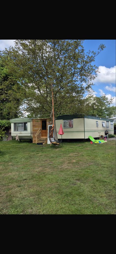 Woonunit, twee stacaravans met tussenstuk,,tijdelijke woning, Rondzit, Particulier, 8 meter en meer, Tot en met 5