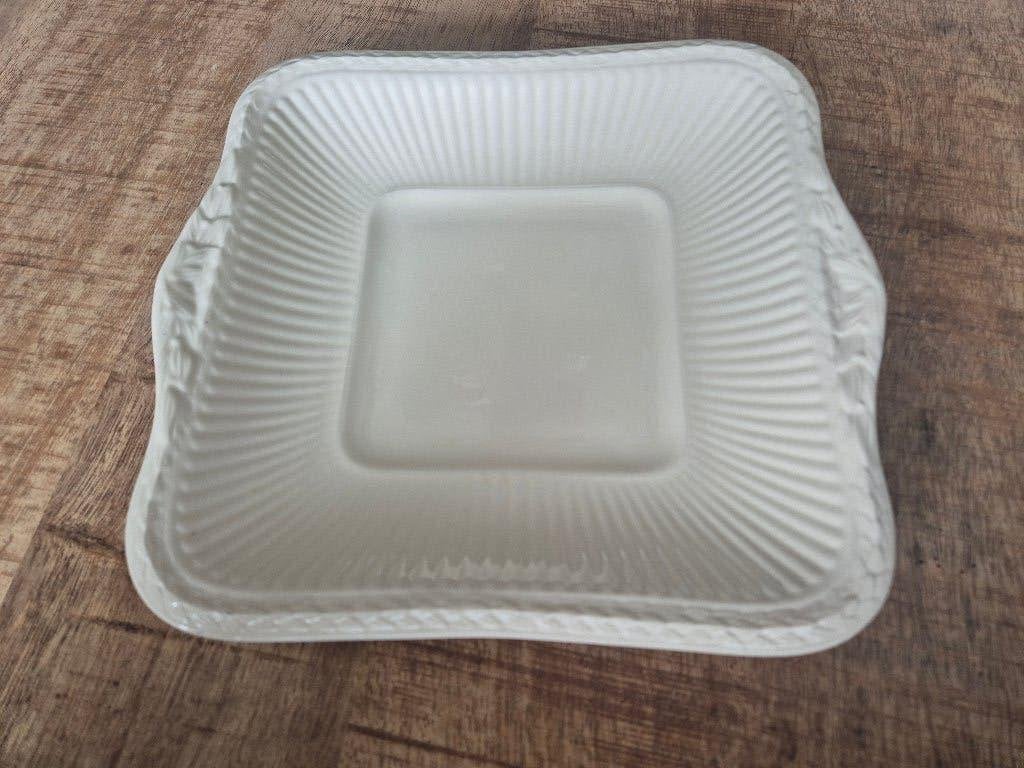 Vierkante schaal Wedgwood Edme, Ophalen of Verzenden, Schaal of Schalen, Zo goed als nieuw, Wedgwood