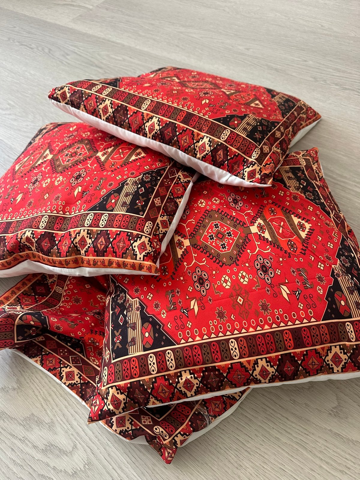 Set van 4 Oosterse Sierkussens - Rood met Patroon/henna, Huis en Inrichting, Overige merken, Met print, Vierkant, Ophalen of Verzenden