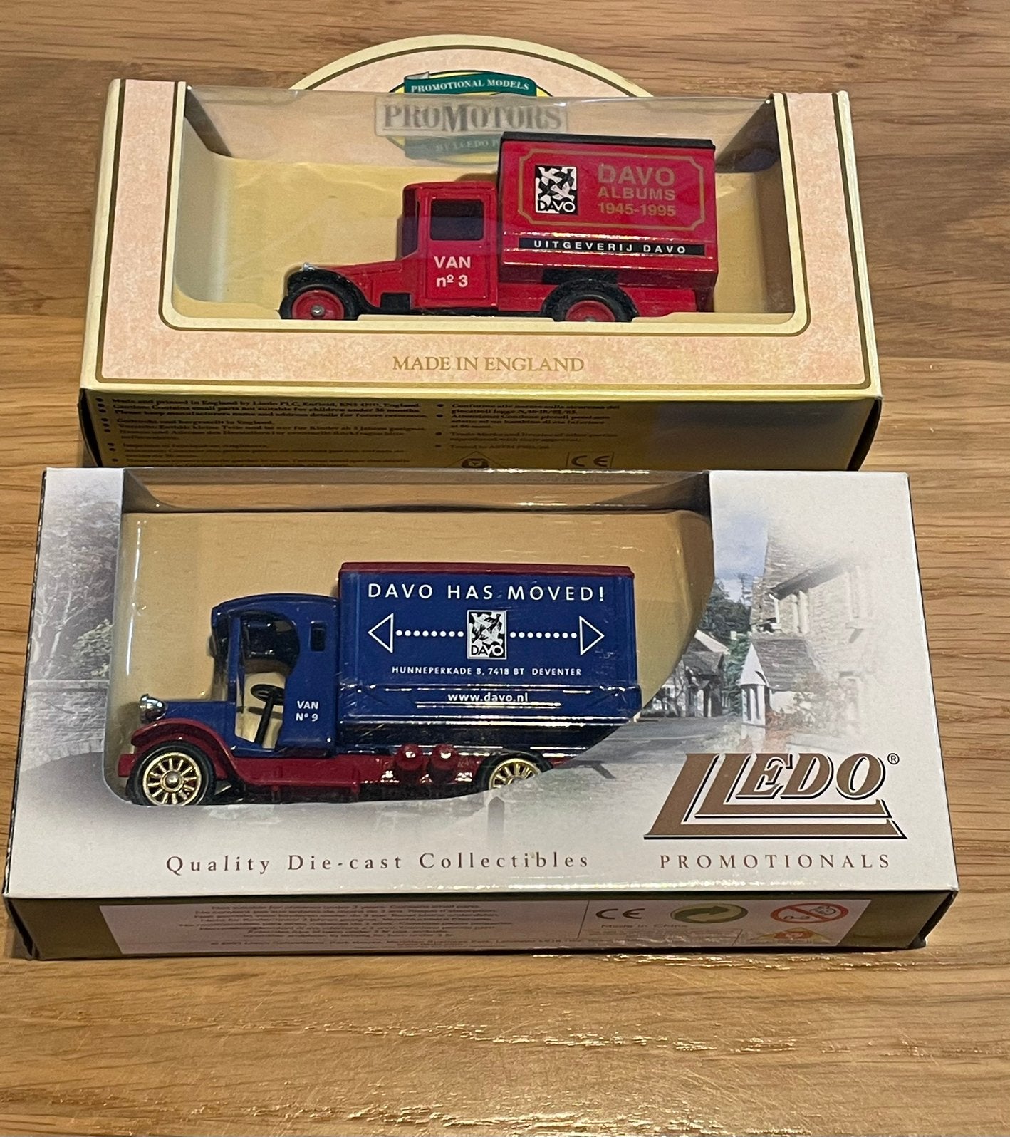 2 Davo album miniatuur auto’s 3 en 9, Ophalen of Verzenden, Nieuw, Bus of Vrachtwagen