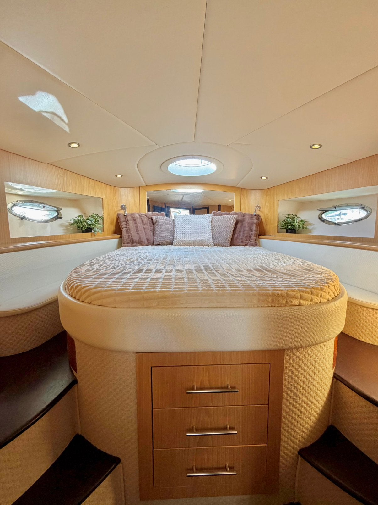 Manó Marine Sport 38.5 – Elegance & Performance, Overige merken, 600 pk, Binnenboordmotor, Diesel