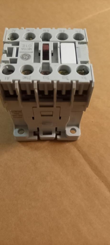 8x GE magneet schakelaar . nieuw staat, Ophalen of Verzenden, Zo goed als nieuw, Nvt, Nvt