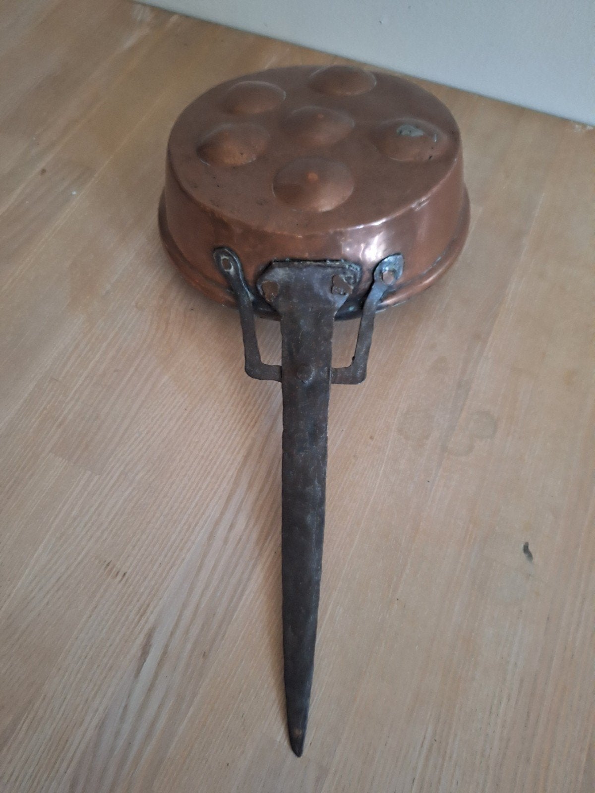 mooie oude /antieke Escargot pan, Antiek en Kunst, Antiek | Keukenbenodigdheden, Ophalen of Verzenden