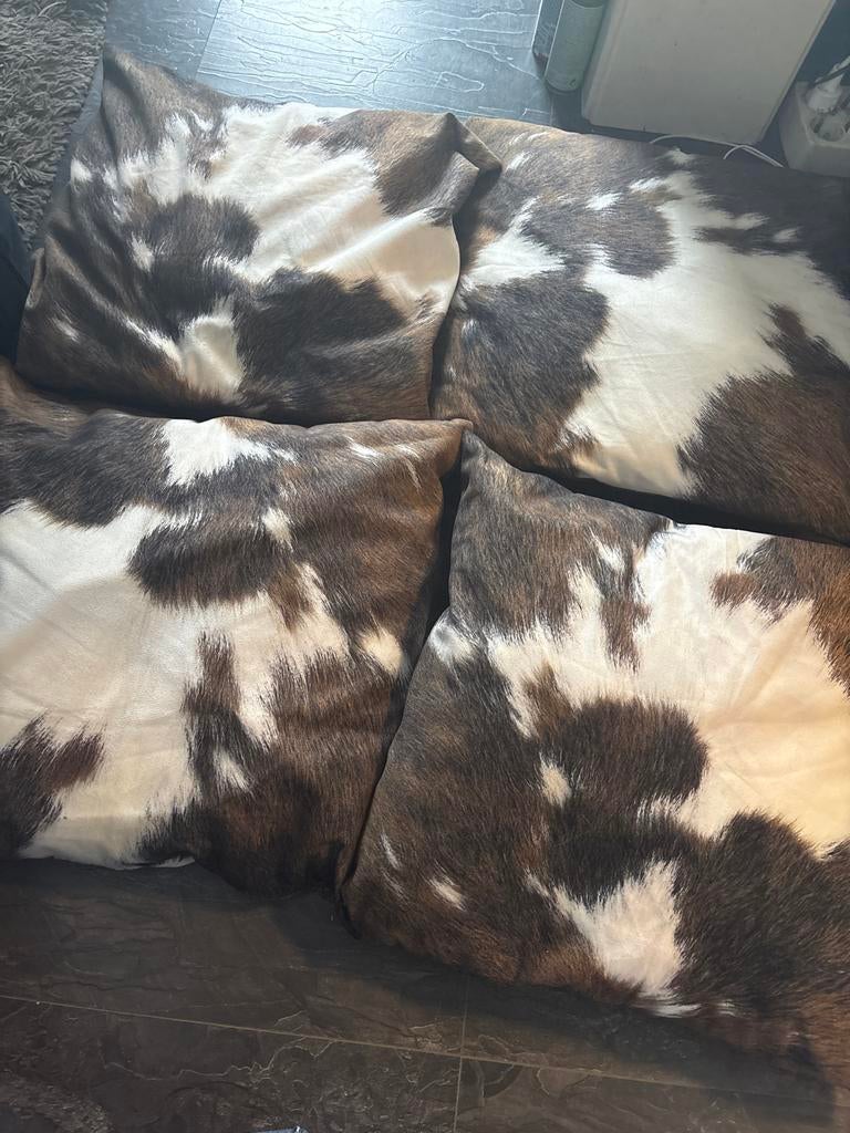 4 kussens met koeienprint 38cm, Ophalen of Verzenden, Gebruikt, Bruin, Vierkant