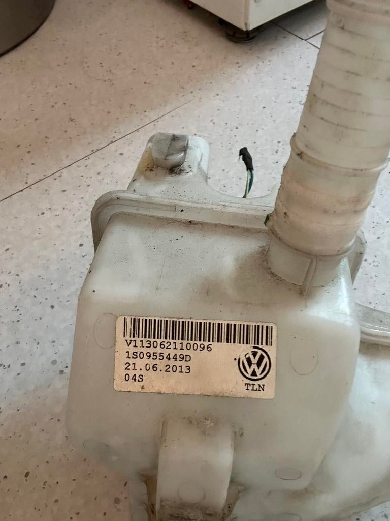 Volkswagen Up ruitensproeier tankje, Ophalen of Verzenden, Nieuw, Volkswagen